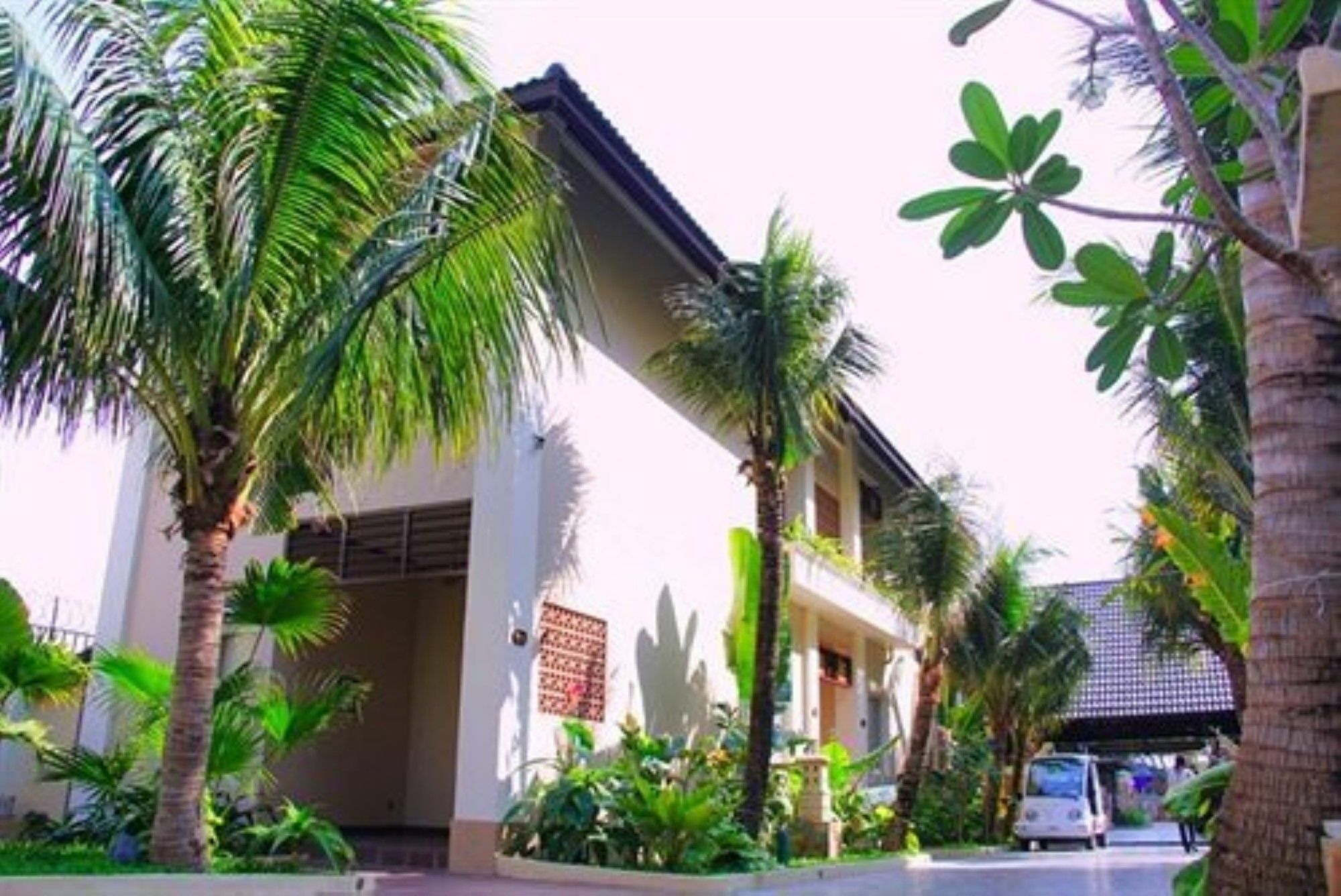 Bali Hotel Пномпень Экстерьер фото